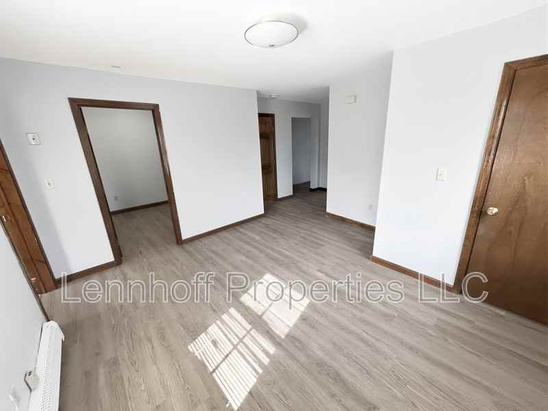 692 Middlesex St - Photo 4 of 8