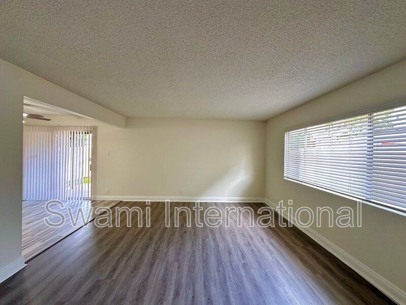 25530 1/2 Oak St - Photo 6 of 17