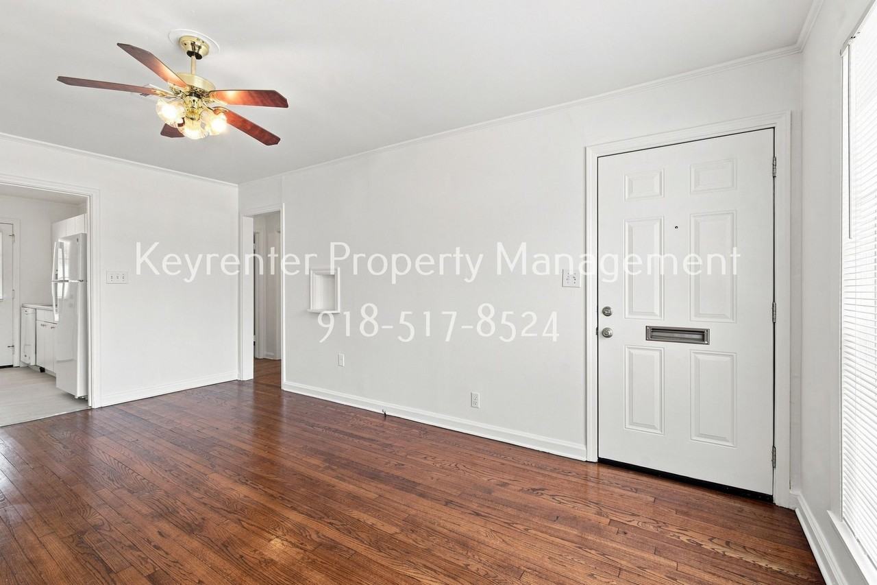 931 E 37th Pl - Photo 4 of 22