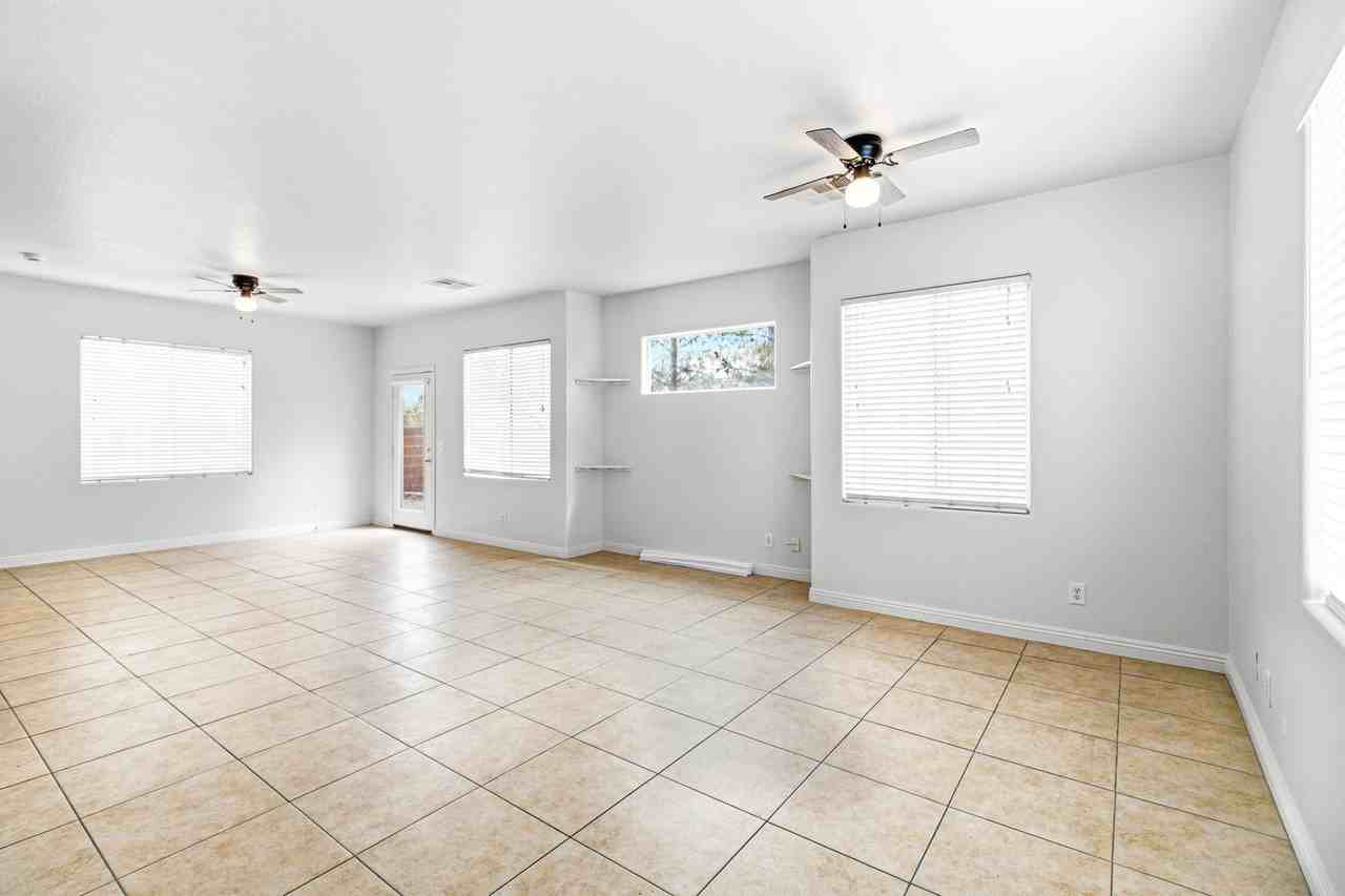 10630 Lessona St - Photo 3 of 29