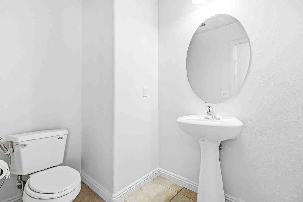 10630 Lessona St - Photo 5 of 29