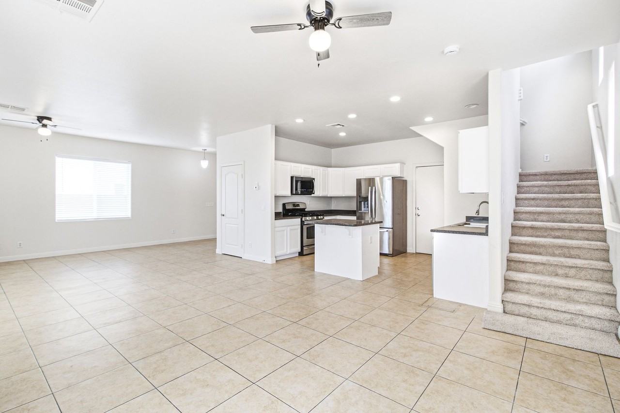 10630 Lessona St - Photo 7 of 29