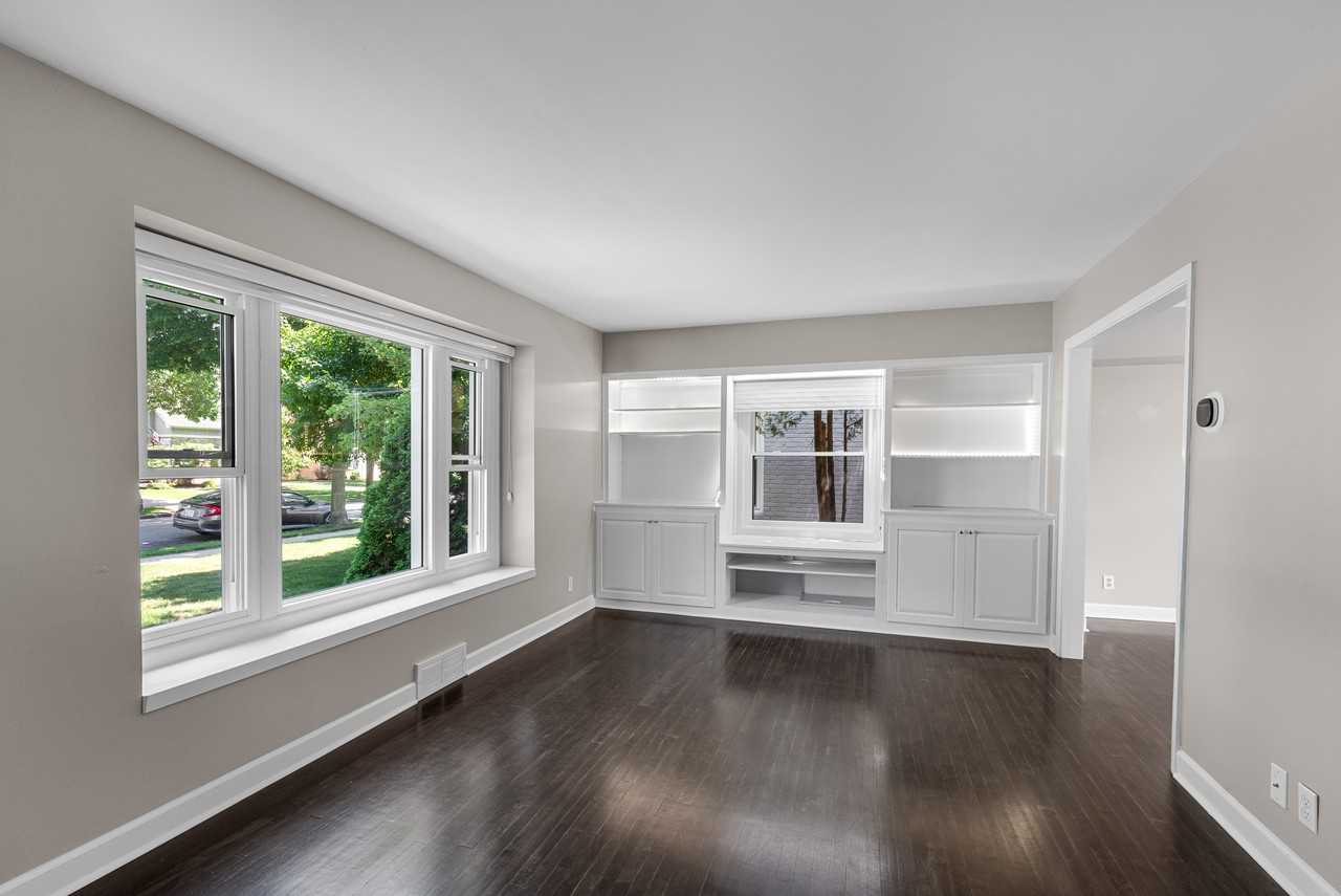 5577 North Kent Avenue - Photo 2 of 22