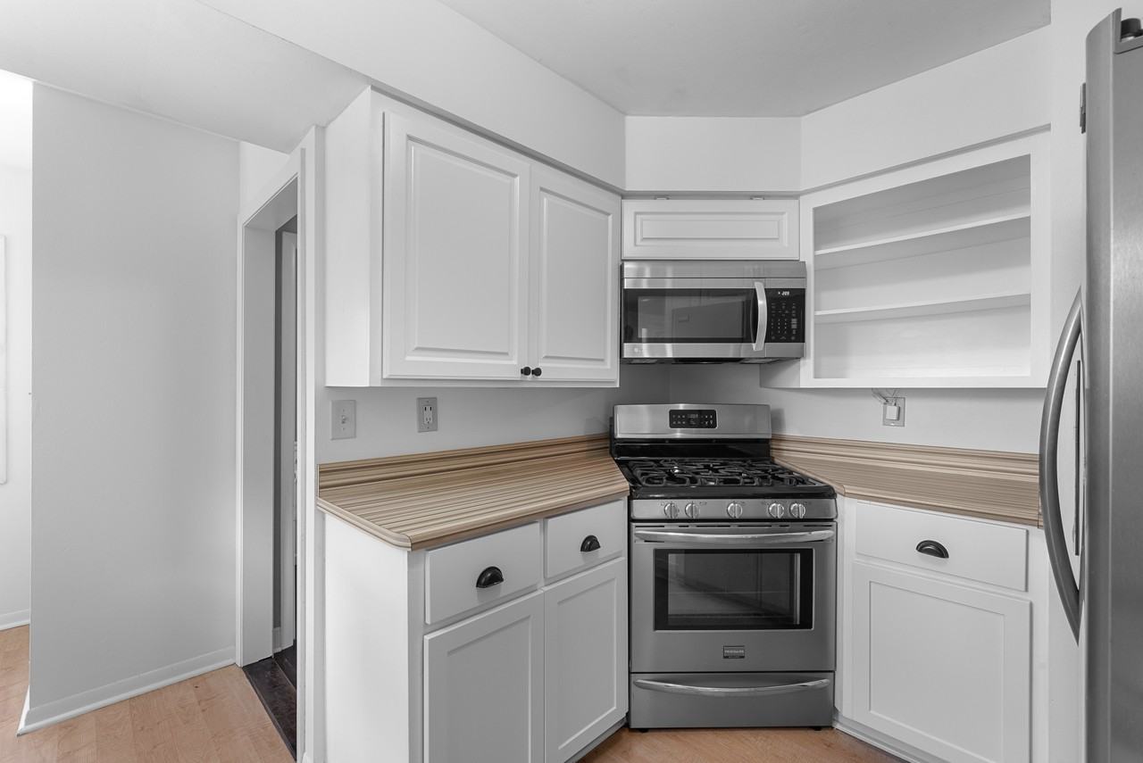 5577 North Kent Avenue - Photo 6 of 22