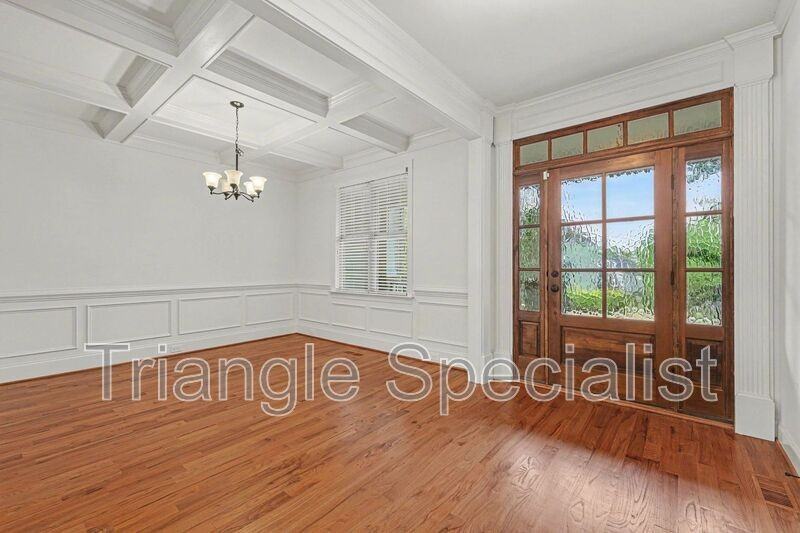 7436 Pomona Ave - Photo 3 of 33