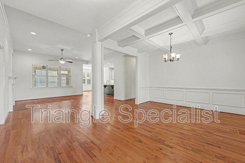 7436 Pomona Ave - Photo 4 of 33