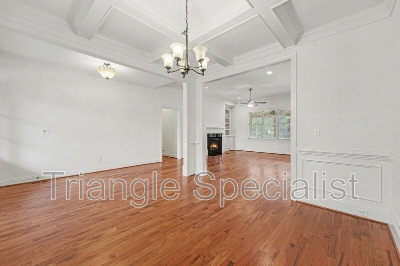 7436 Pomona Ave - Photo 5 of 33