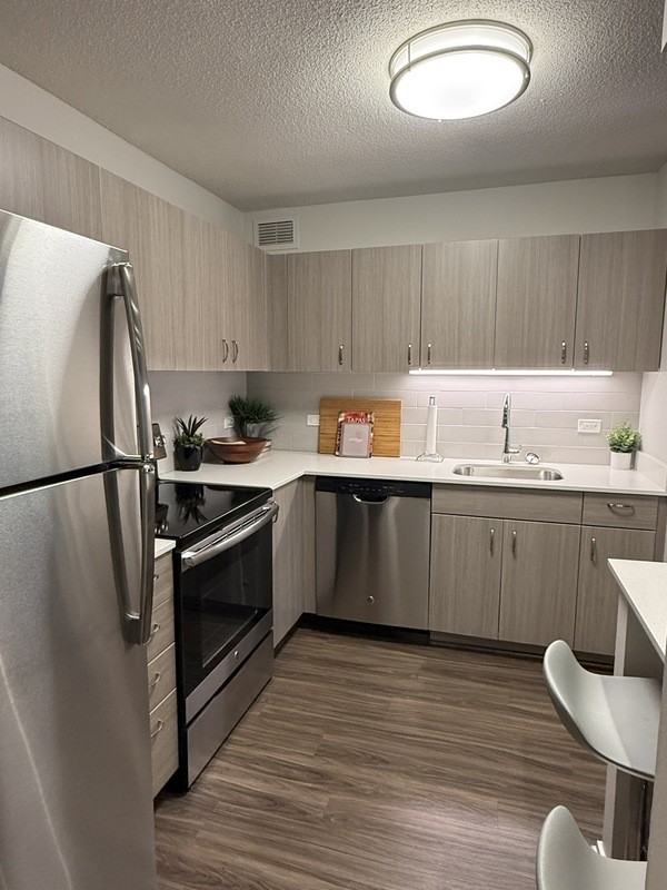 1135 N Dearborn St #0402 - Photo 2 of 10