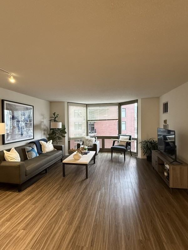 1135 N Dearborn St #0402 - Photo 5 of 10