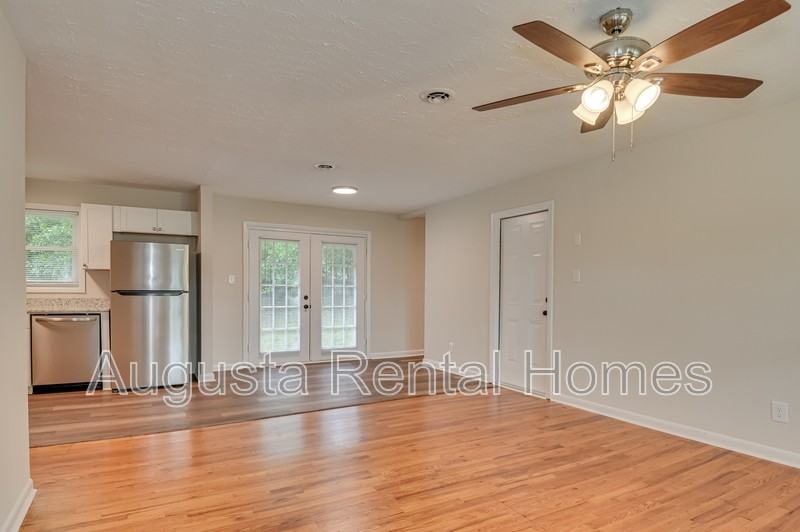 1406 Ridgewood Dr - Photo 7 of 29