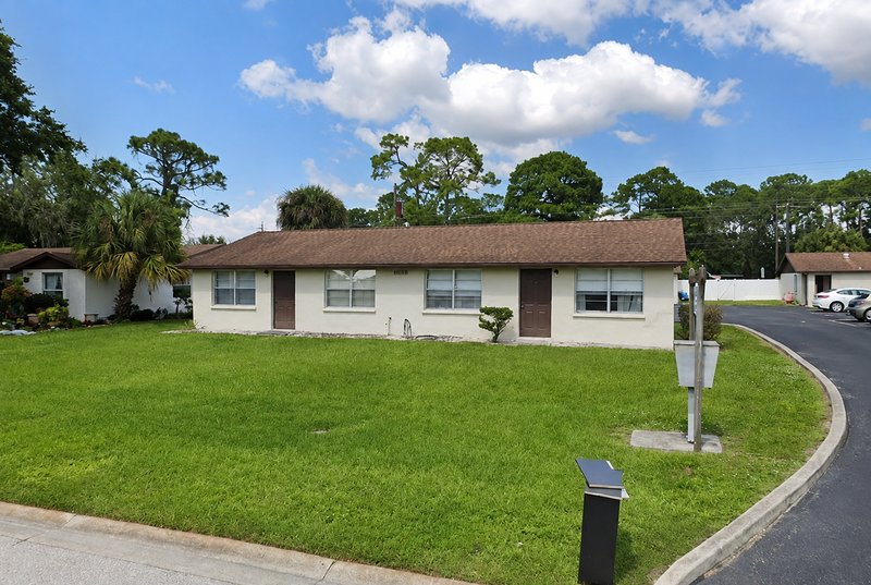 7059 Brentford Rd - Photo 2 of 22