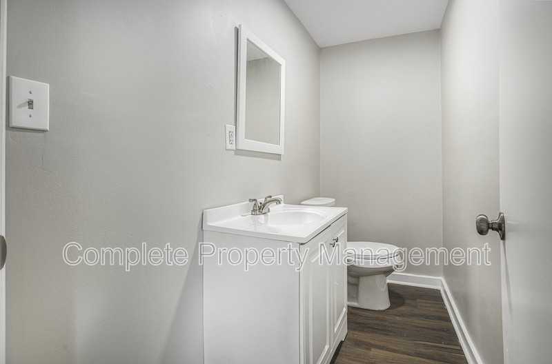 3613 Maple Ave Sw - Photo 2 of 10