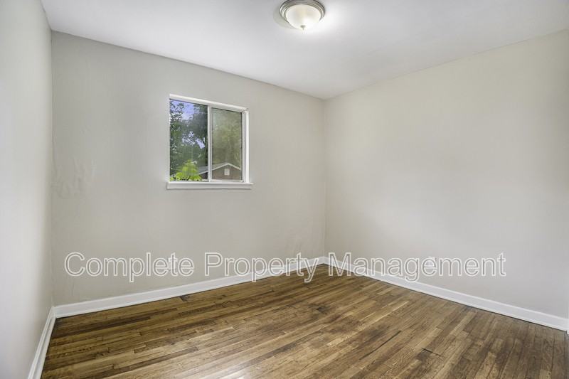 3613 Maple Ave Sw - Photo 5 of 10