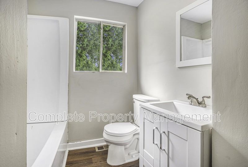 3613 Maple Ave Sw - Photo 7 of 10