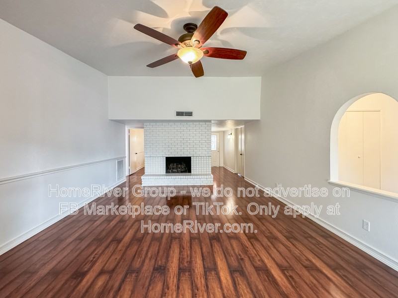 2710 Robin Hill Ln - Photo 4 of 22