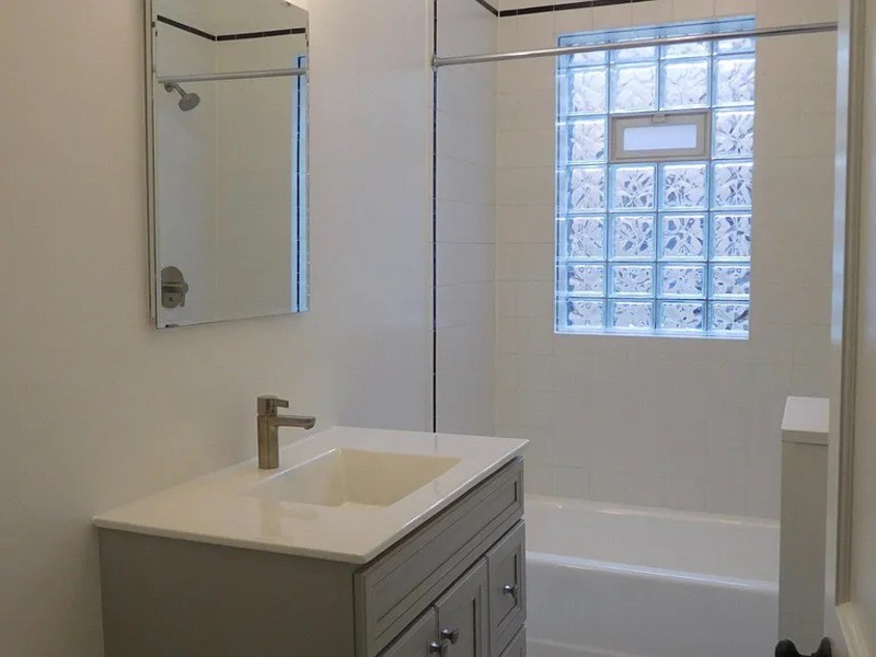 3519 N Pine Grove Ave #2N - Photo 3 of 9