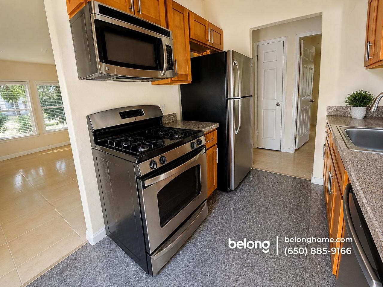 1456 Darlene Dr - Photo 2 of 5
