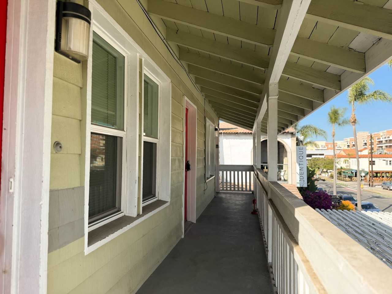 Fourth Avenue Apartments - Photo 4 of 7