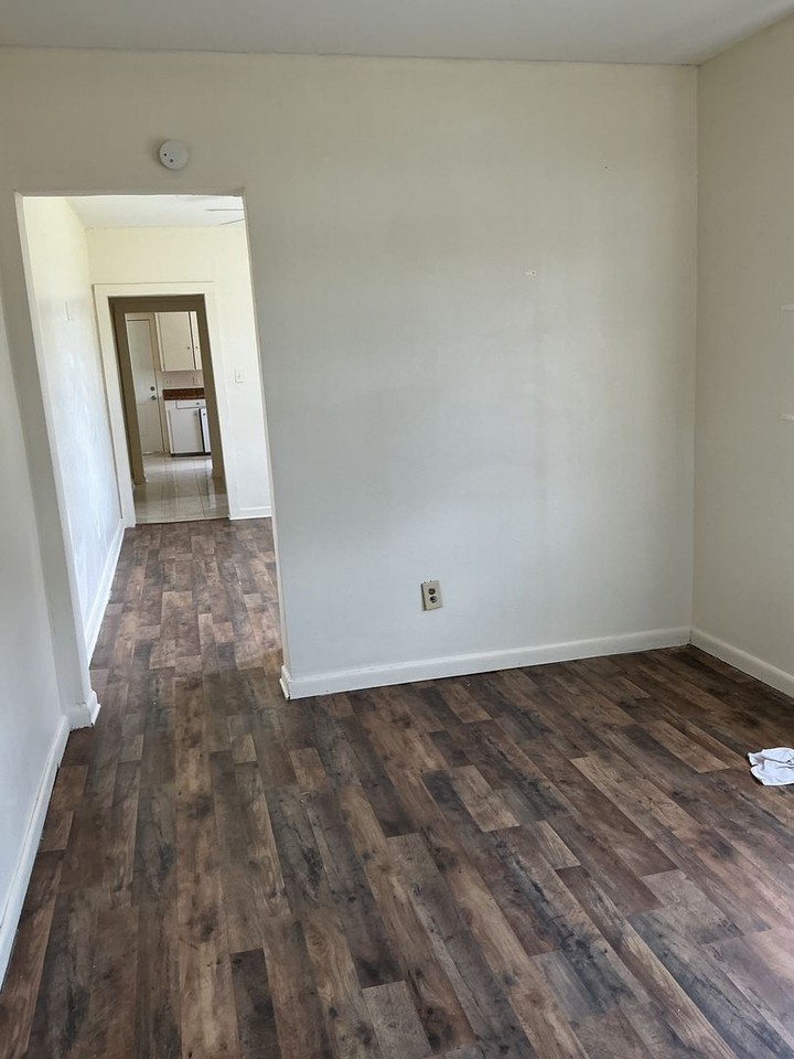 1218 Schley St - Photo 2 of 14