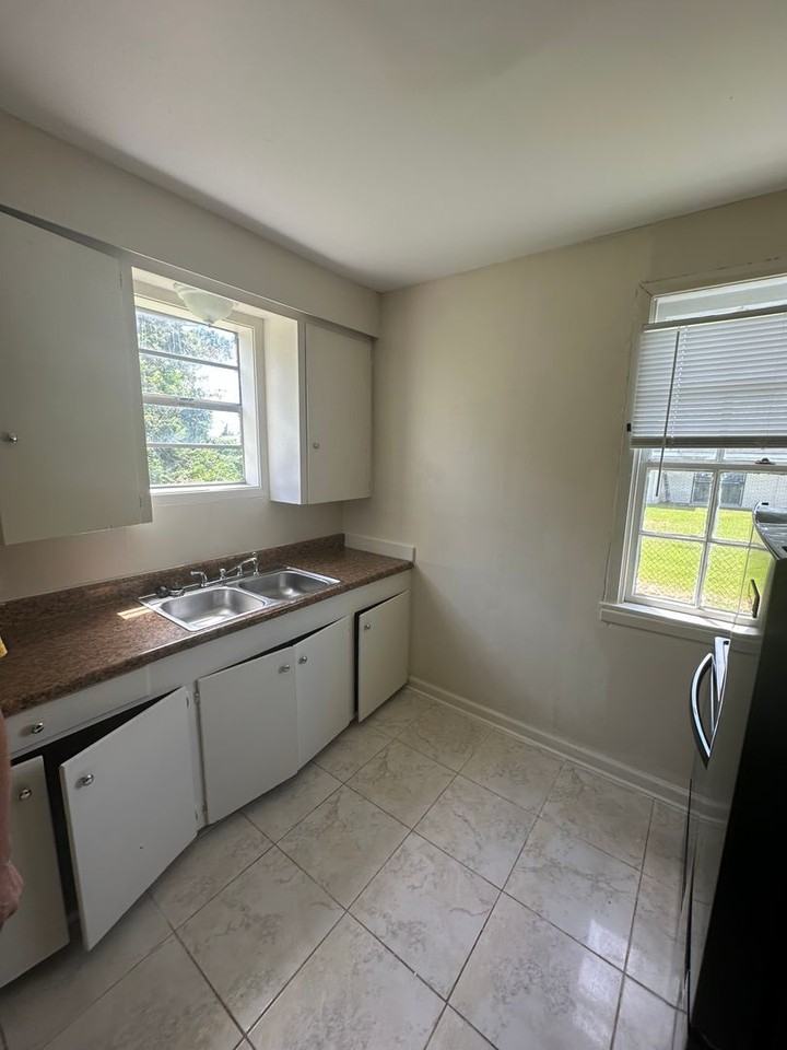 1218 Schley St - Photo 7 of 14