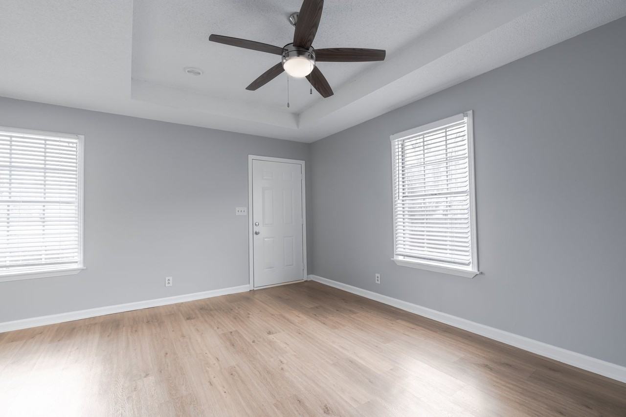 139 Darlene Dr #C - Photo 3 of 24