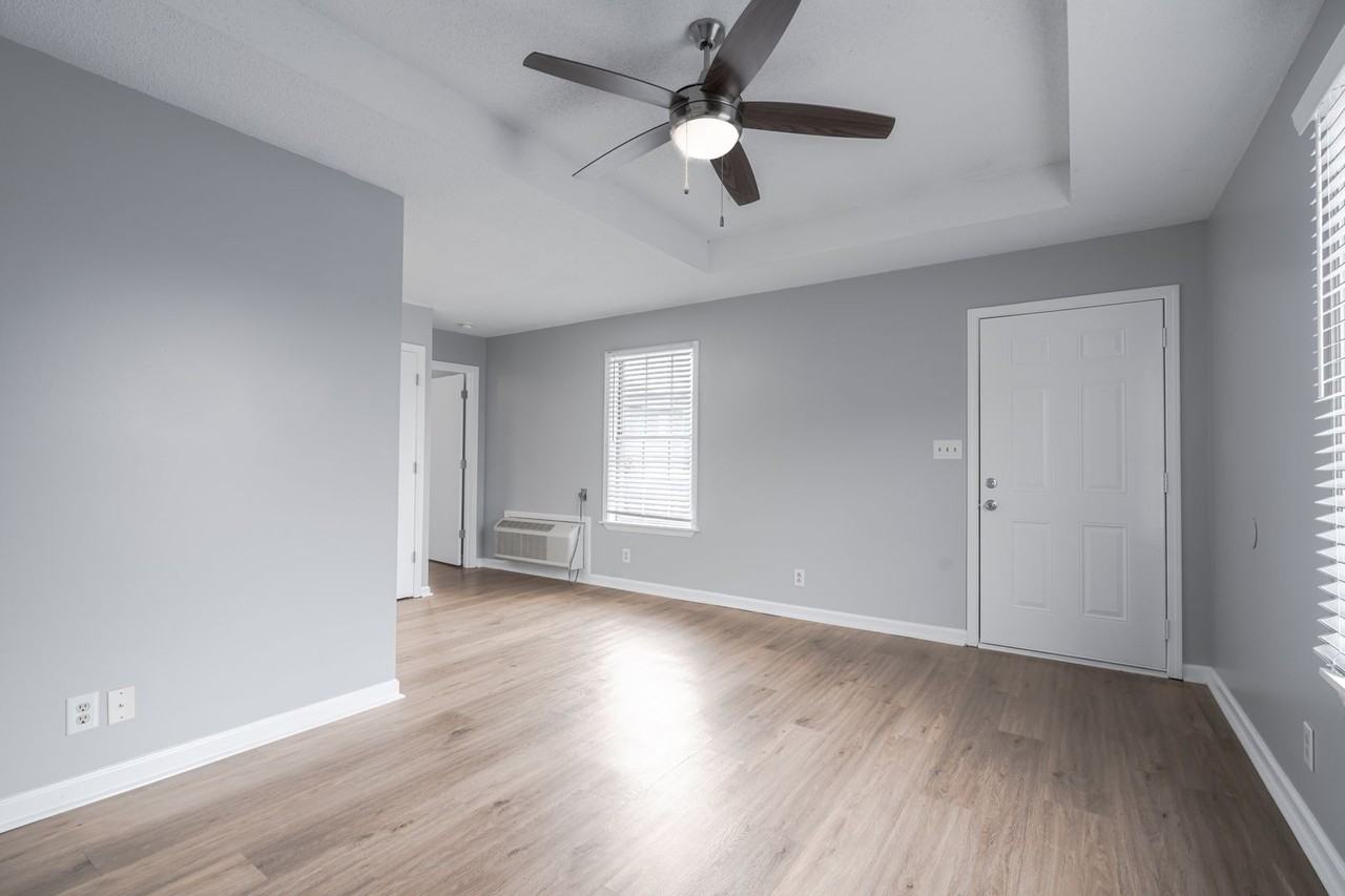 139 Darlene Dr #C - Photo 4 of 24