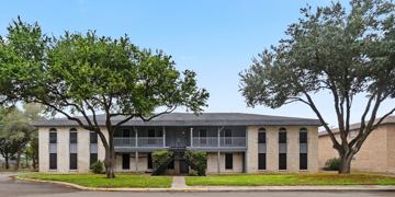featured image of 1701 W Mcintyre St