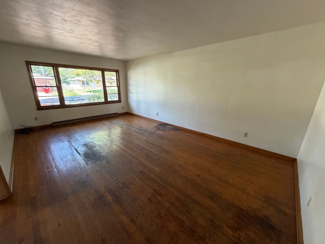 1322 Alms Dr - Photo 3 of 10