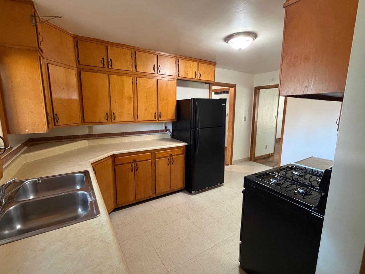 1322 Alms Dr - Photo 4 of 10