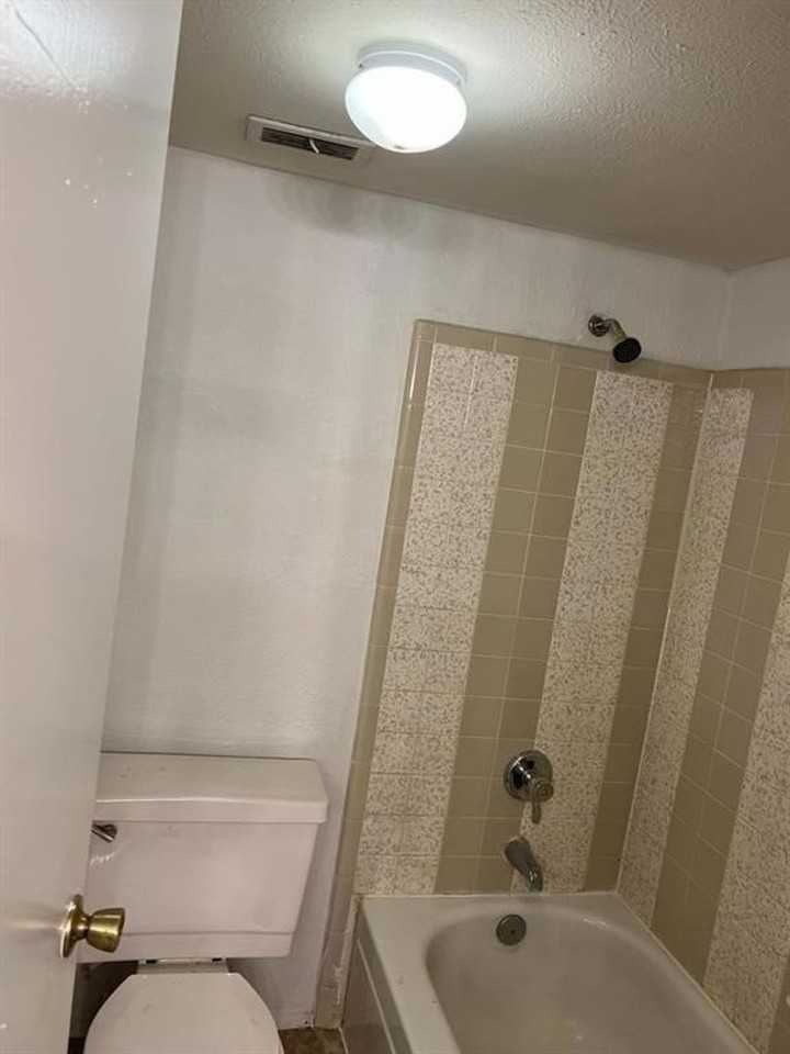 4611 Jenkins Cir - Photo 2 of 4