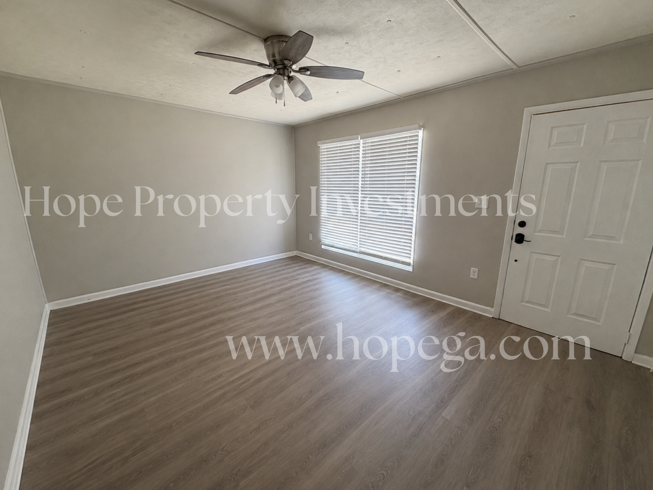 4 Midland Park Ln - Photo 3 of 8