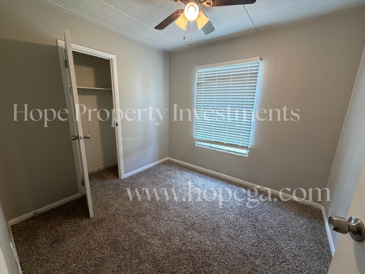 4 Midland Park Ln - Photo 4 of 8