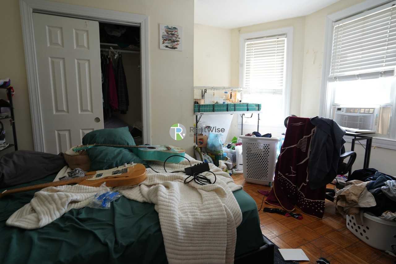 235 Parsons St #3 - Photo 3 of 10