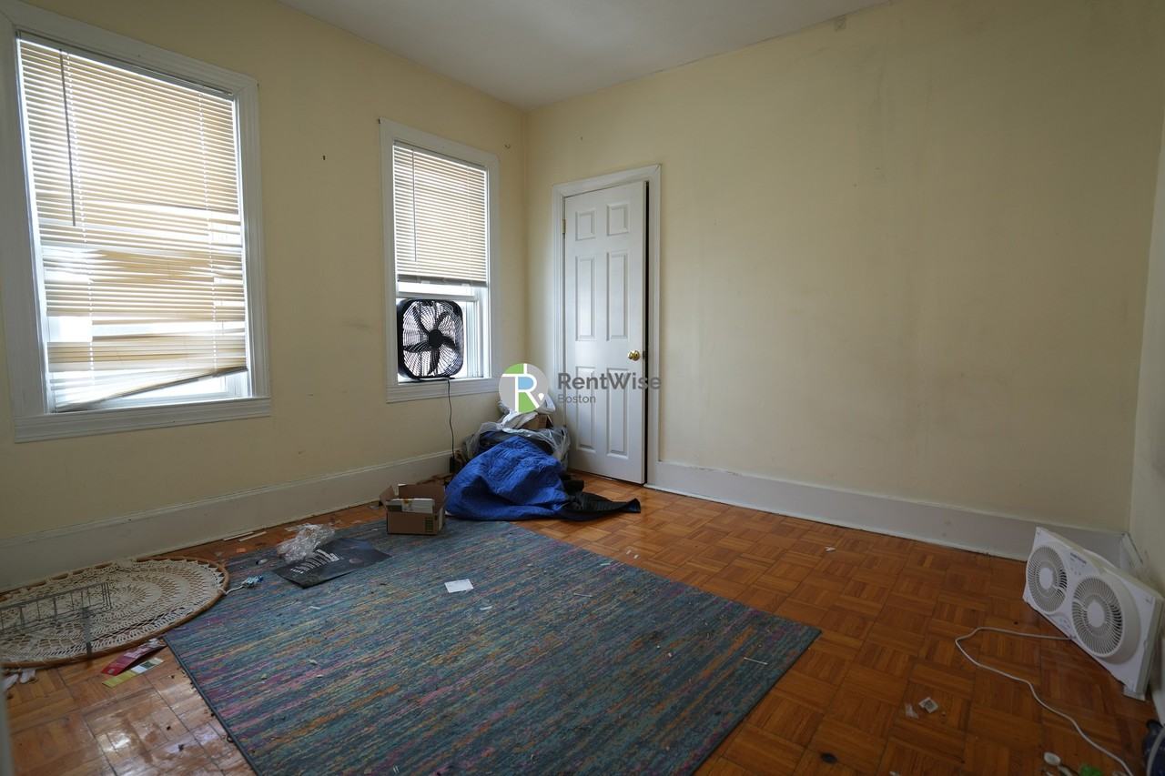 235 Parsons St #3 - Photo 5 of 10