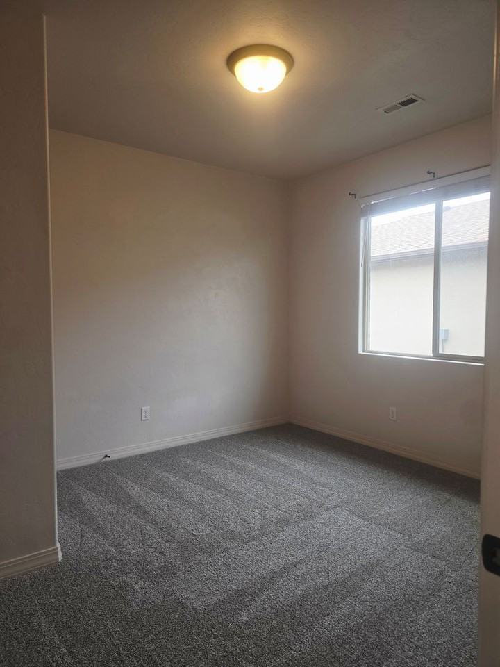 585 Ravenna Ct - Photo 4 of 22