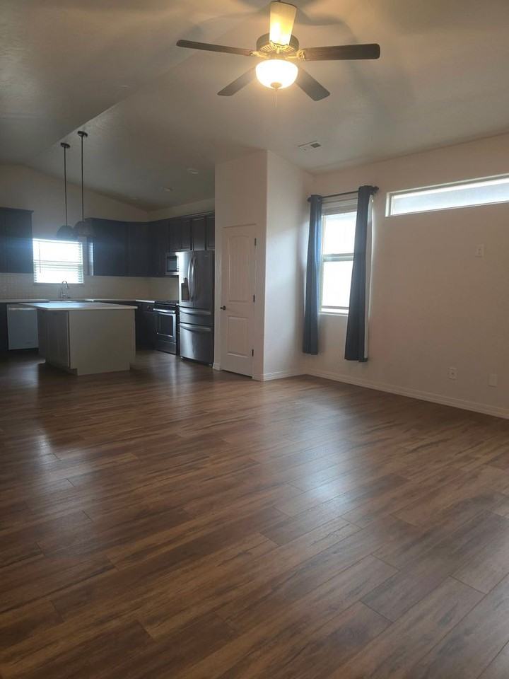 585 Ravenna Ct - Photo 5 of 22
