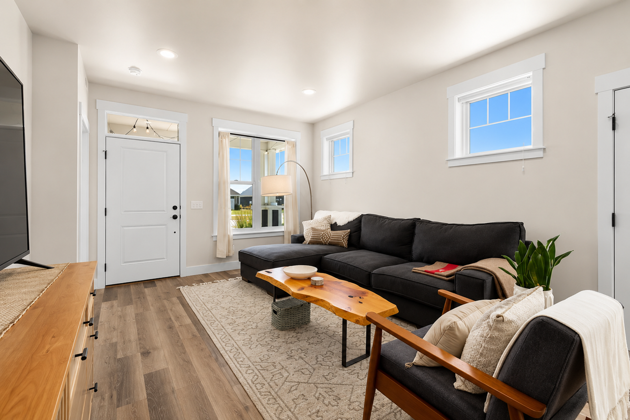 1766 St George Blvd - Photo 3 of 19
