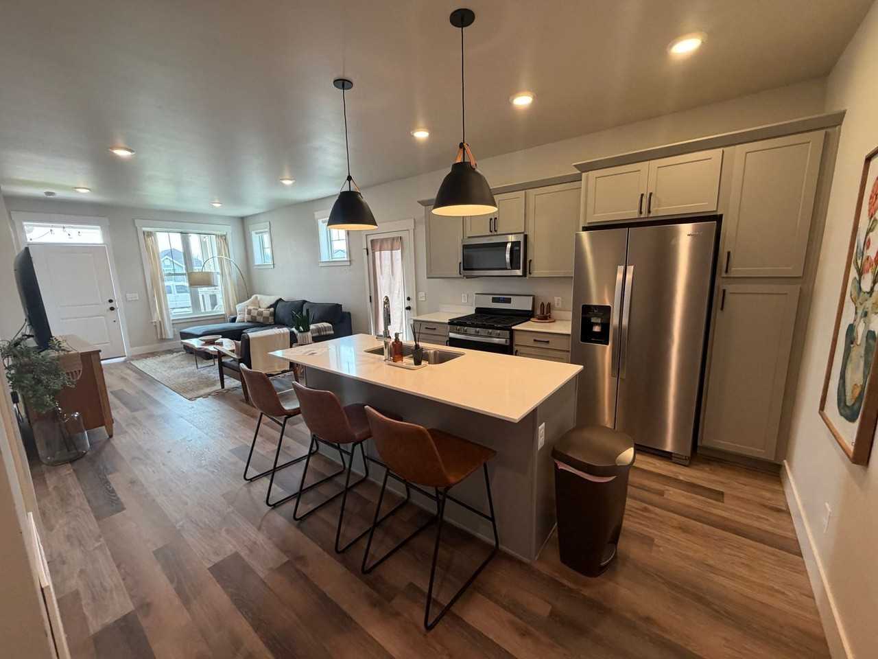 1766 St George Blvd - Photo 5 of 19
