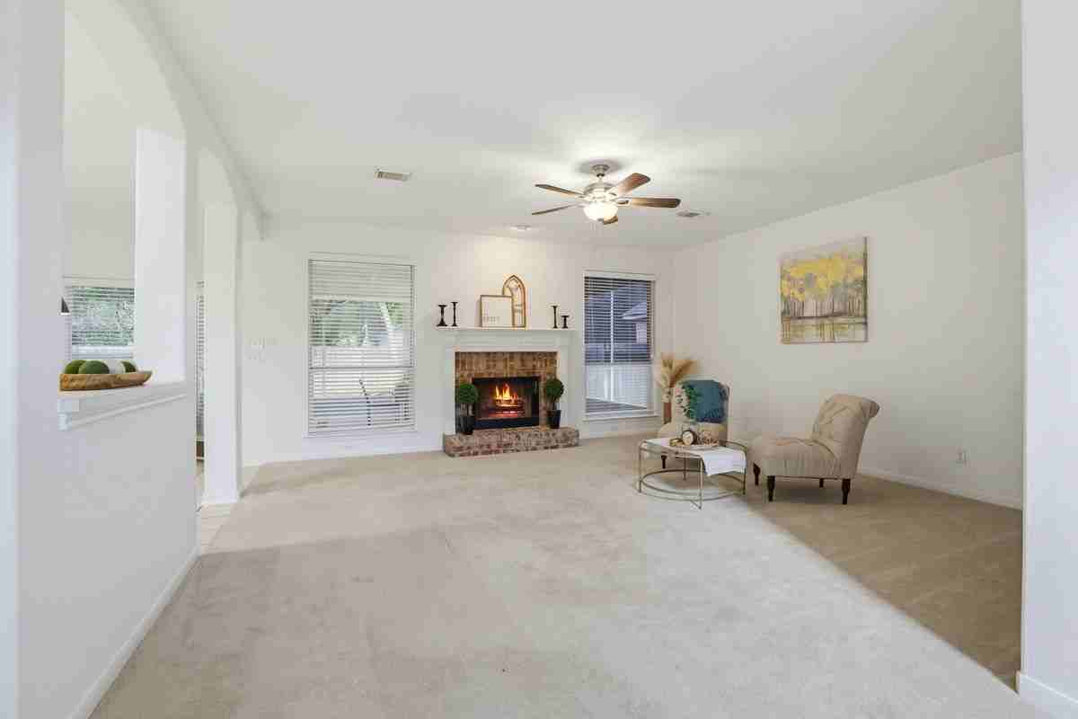 119 Baythorne - Photo 4 of 21