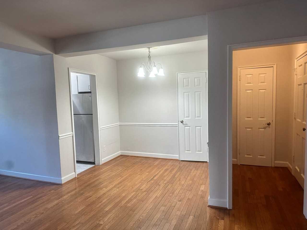 205 E Glebe Rd Apt D - Photo 3 of 17