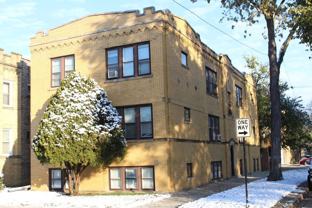 Beautiful, spacious apartment across from Portage park - Photo 1 of 1