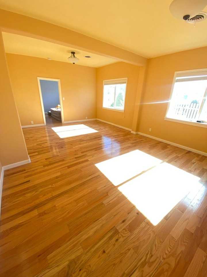 835 Robinson Ave - Photo 5 of 12