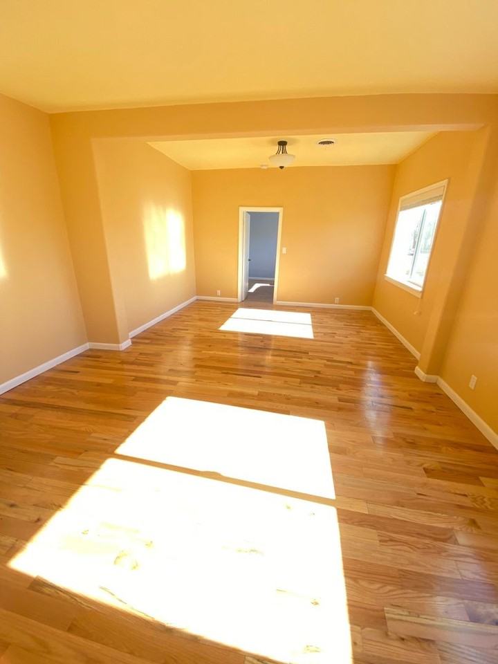 835 Robinson Ave - Photo 6 of 12