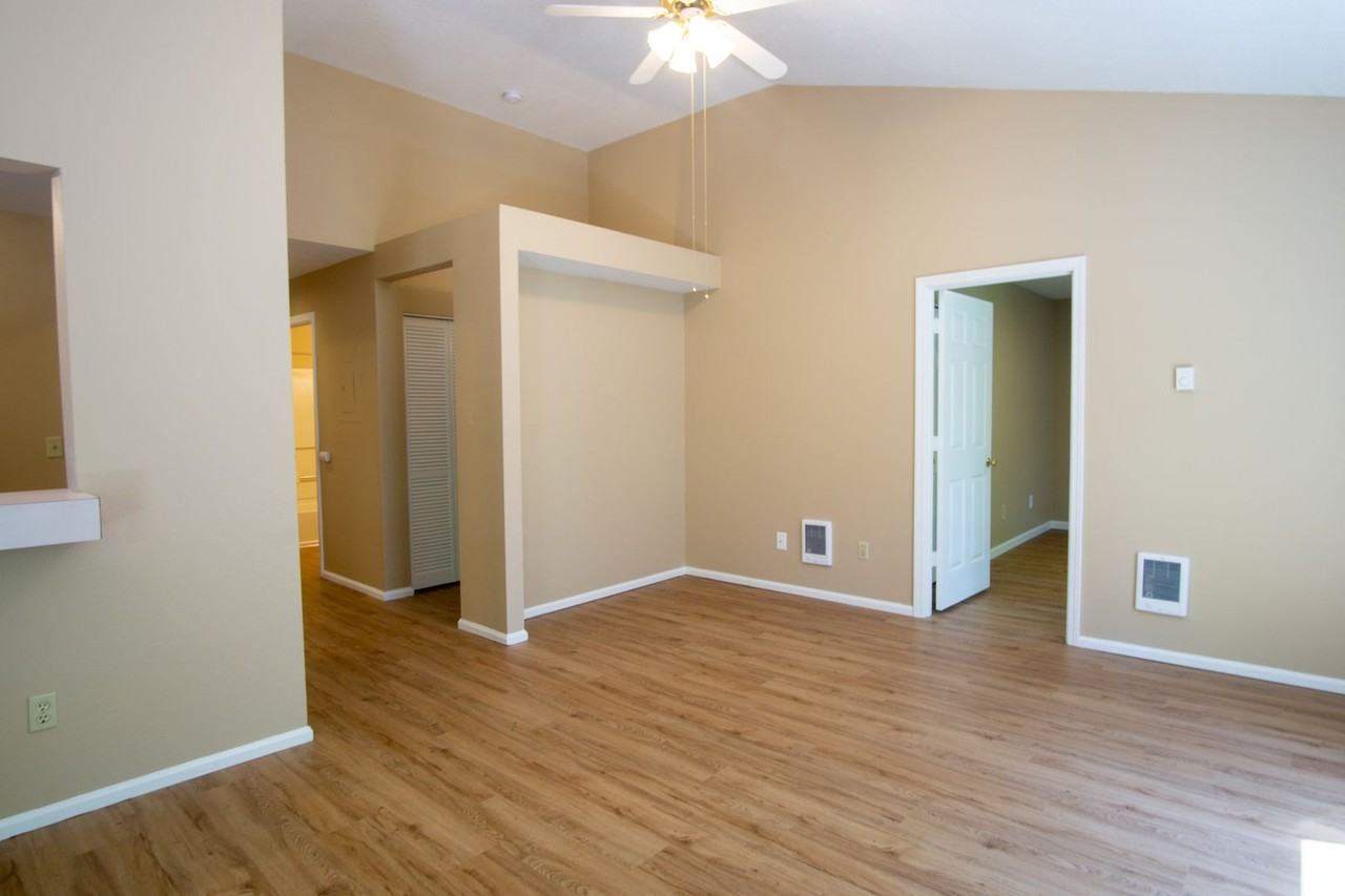 236 Sw Meade St #04 - Photo 3 of 20