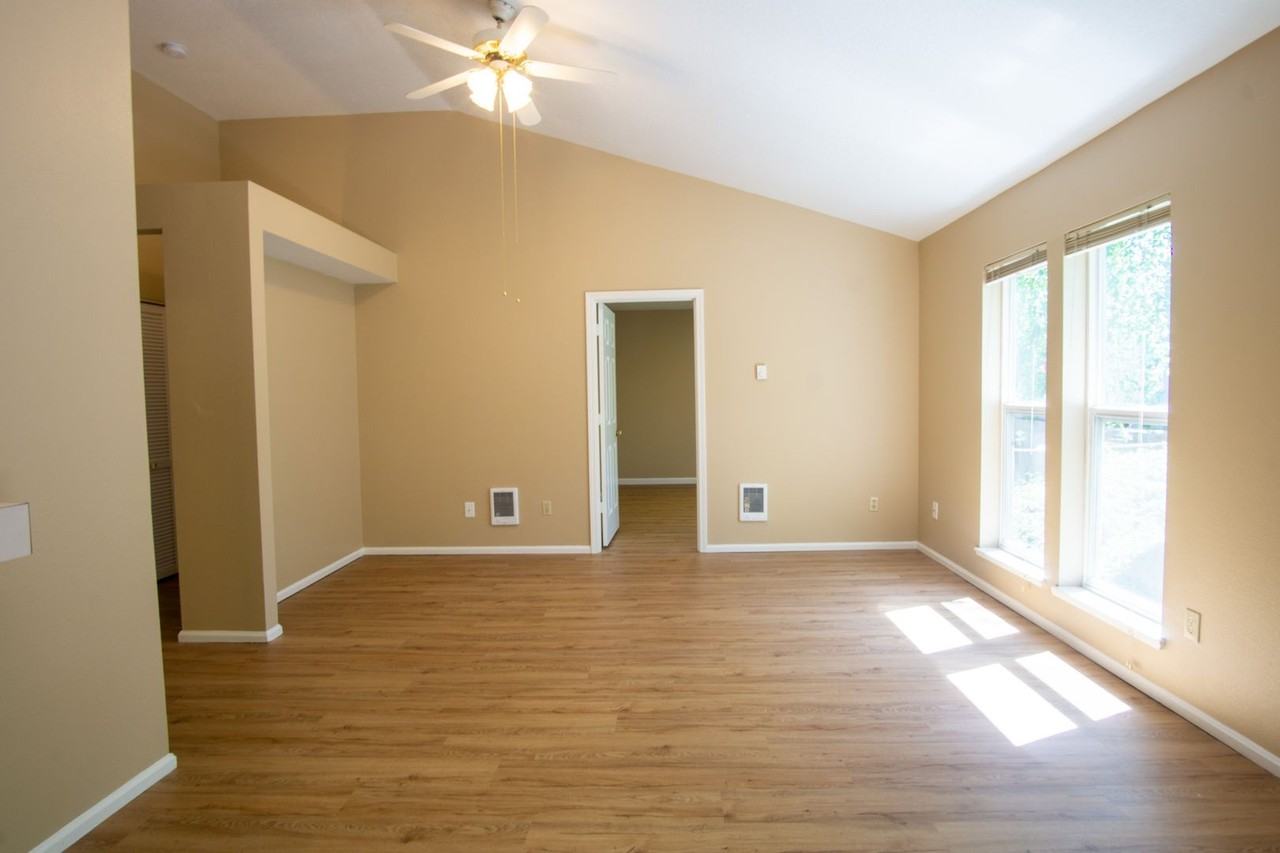 236 Sw Meade St #04 - Photo 4 of 20