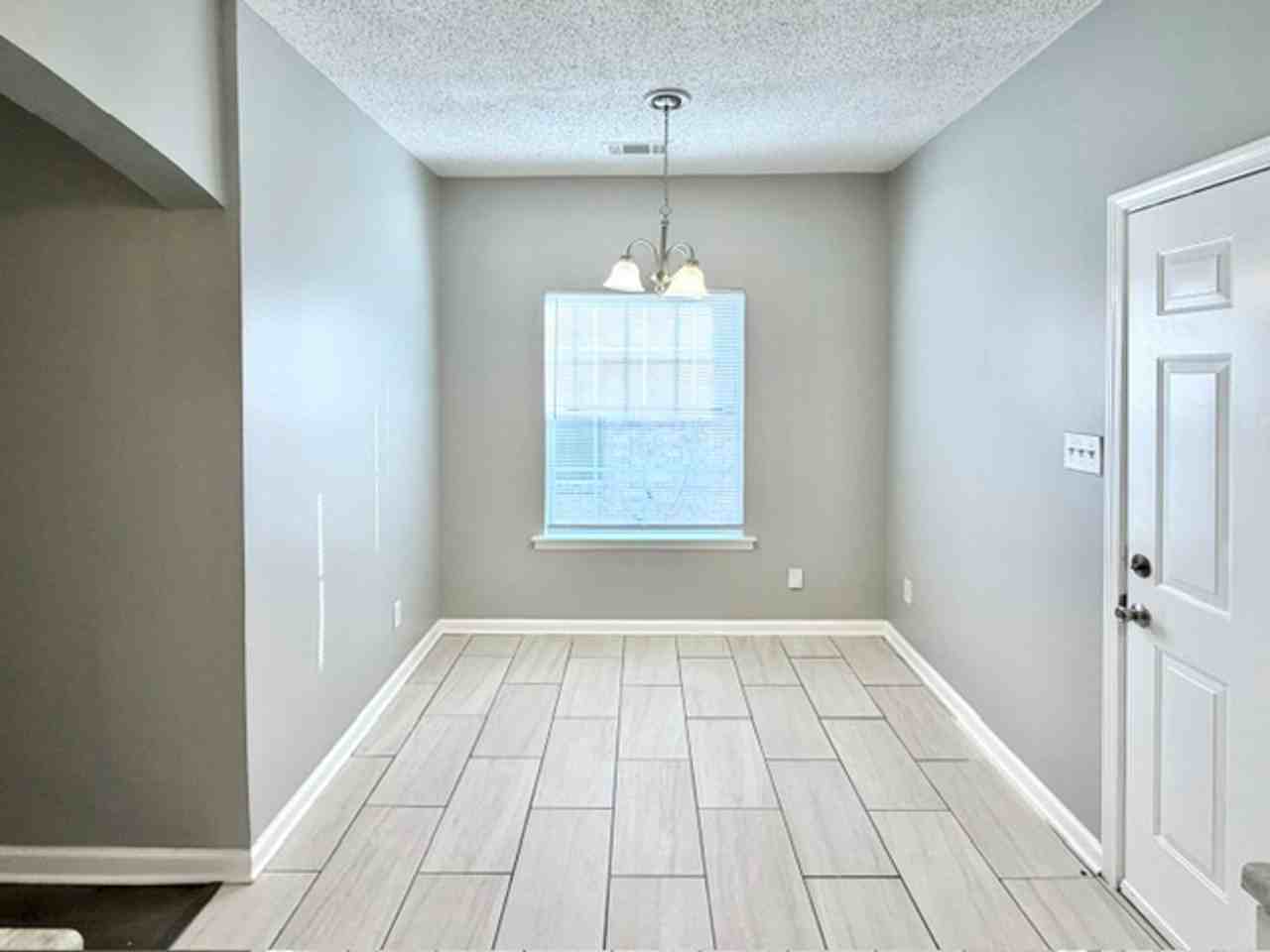10236 Sterling Ridge Dr - Photo 5 of 10