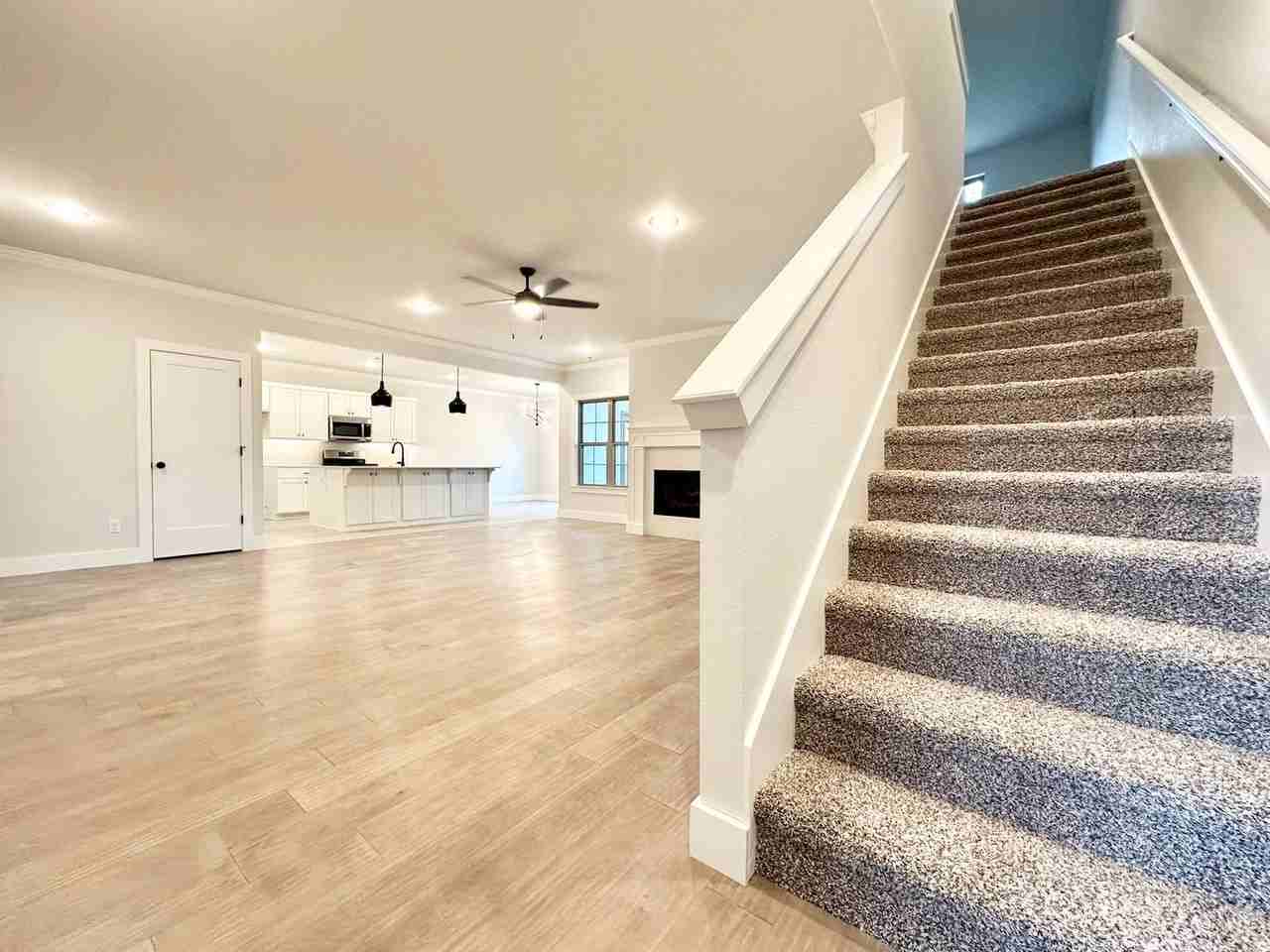 821 Lyon Loop - Photo 4 of 20