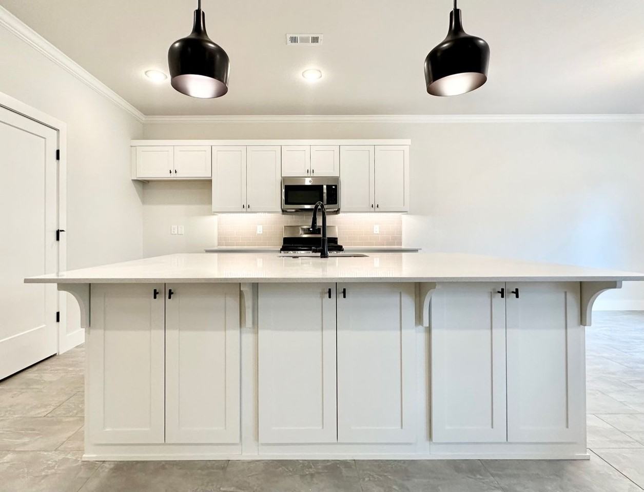 821 Lyon Loop - Photo 5 of 20