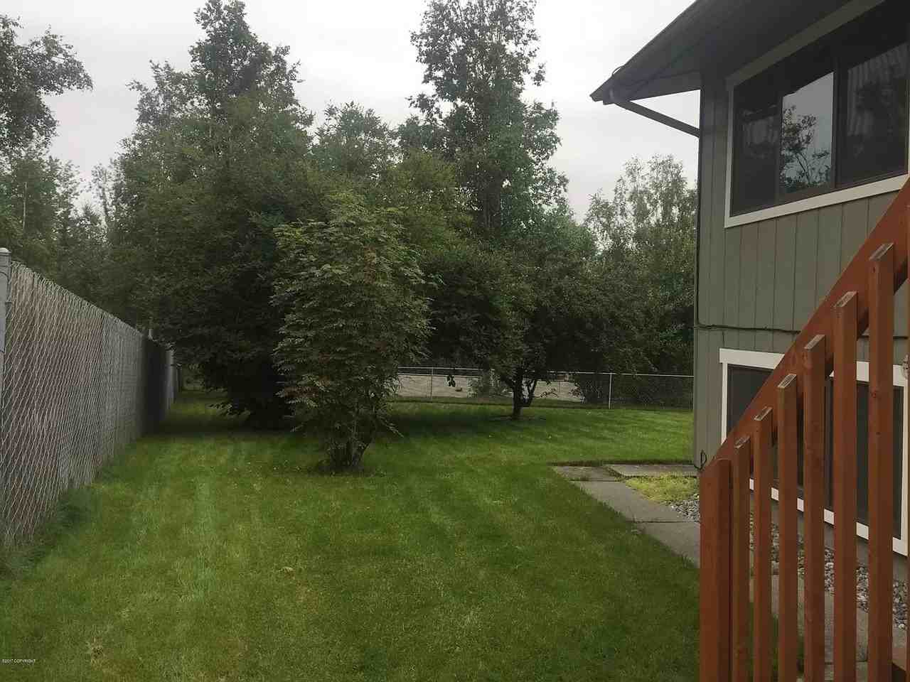 1900 Otter St - Photo 5 of 23