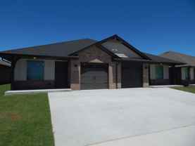 425 Summit Ridge Dr - Photo 1 of 1